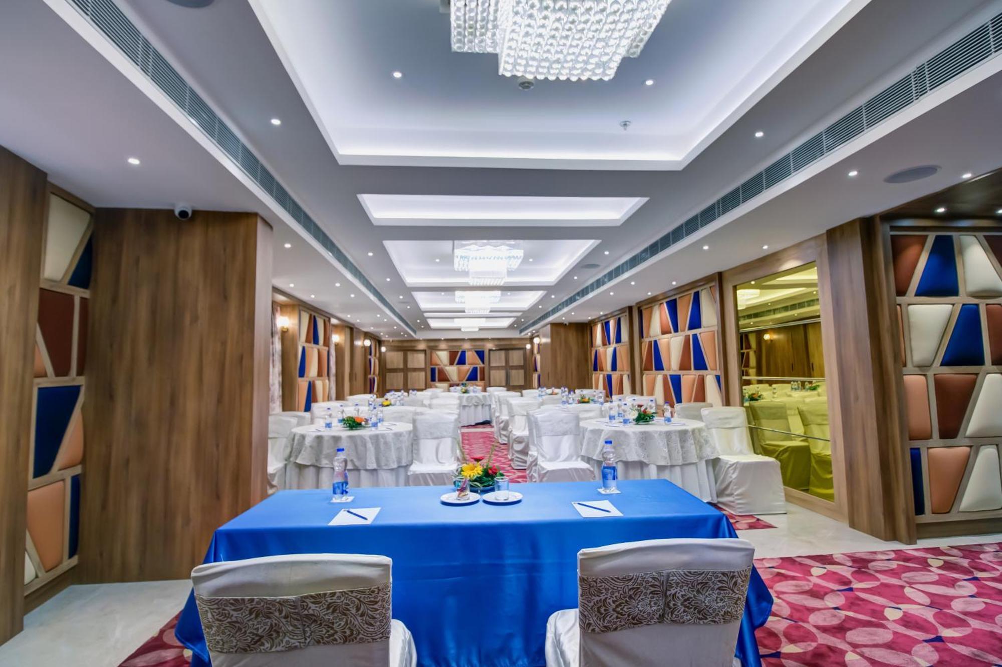 Cozzet Victoria Hotel Bhubaneswar Exterior foto